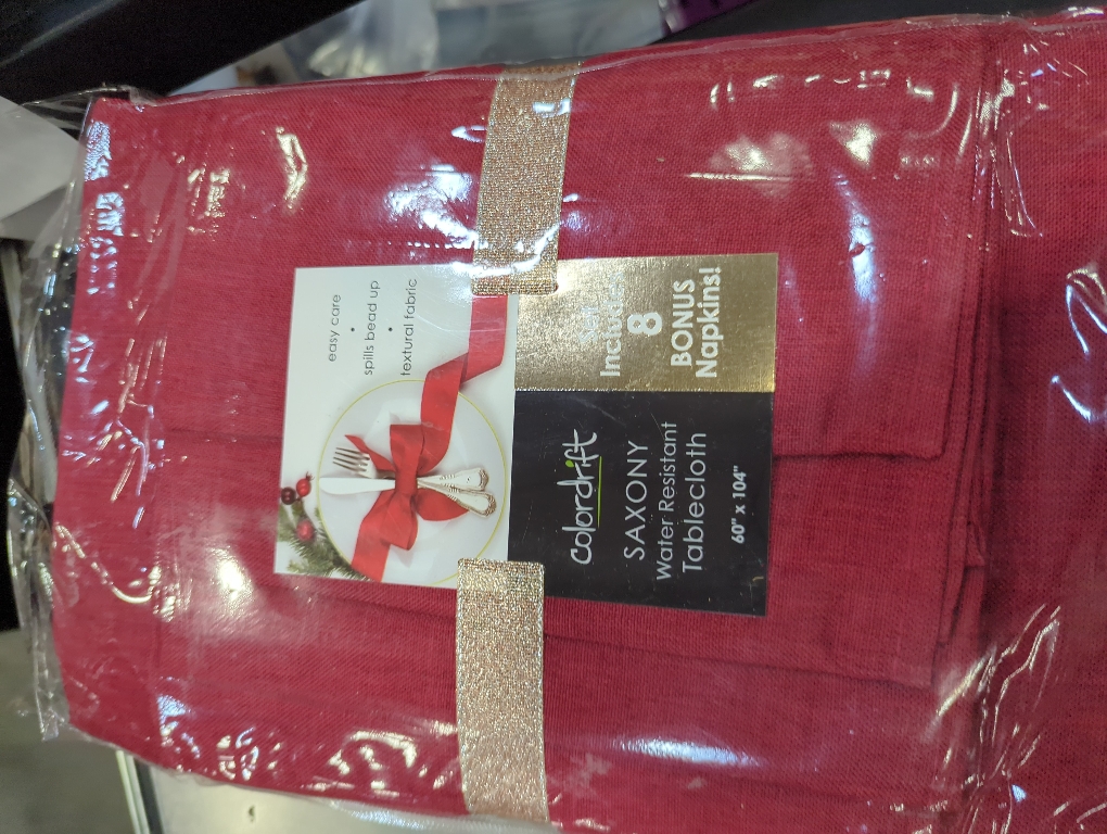 Colordrift Saxony Water Resistant Red Tablecloth 60 x 104