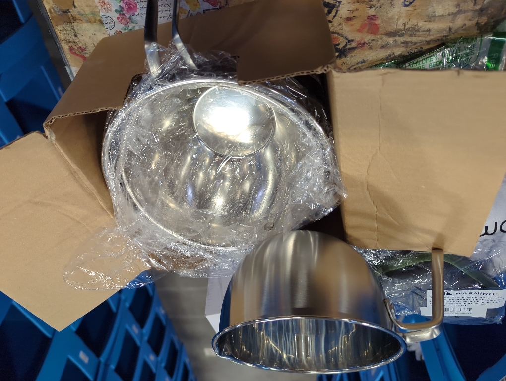 Stainless Steel Mixing Bowl, 3 Sizes Nesting Bowl with Handle & Capacity Scale, Stackable Mixing Bowls, Nesting Whisking Bowl Set, Kitchen Food Storage Organizer for Cooking Baking Salad Prep