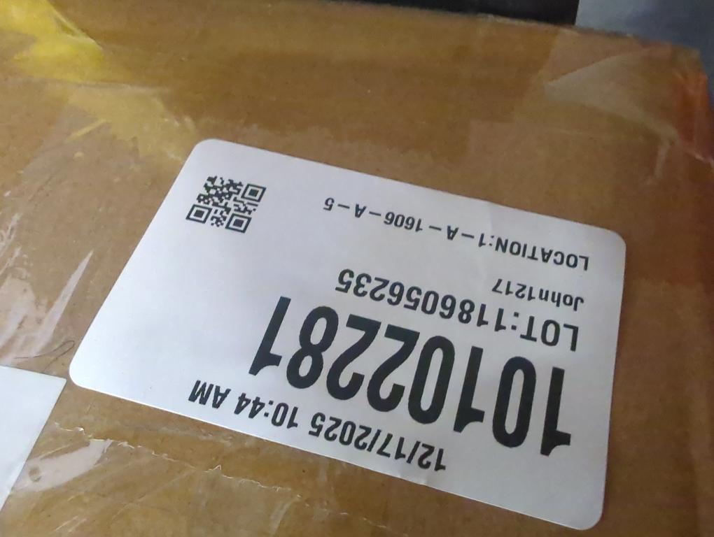 Size 15 Velener Artificial Agave Plant in Black Pot with Real Stone Pebbles, Large Fake Plants with Fake Green Moss, Faux Yucca with Long Sword-Shaped Leaves for Indoor/Outdoor-15 Inches, 180 Leaves