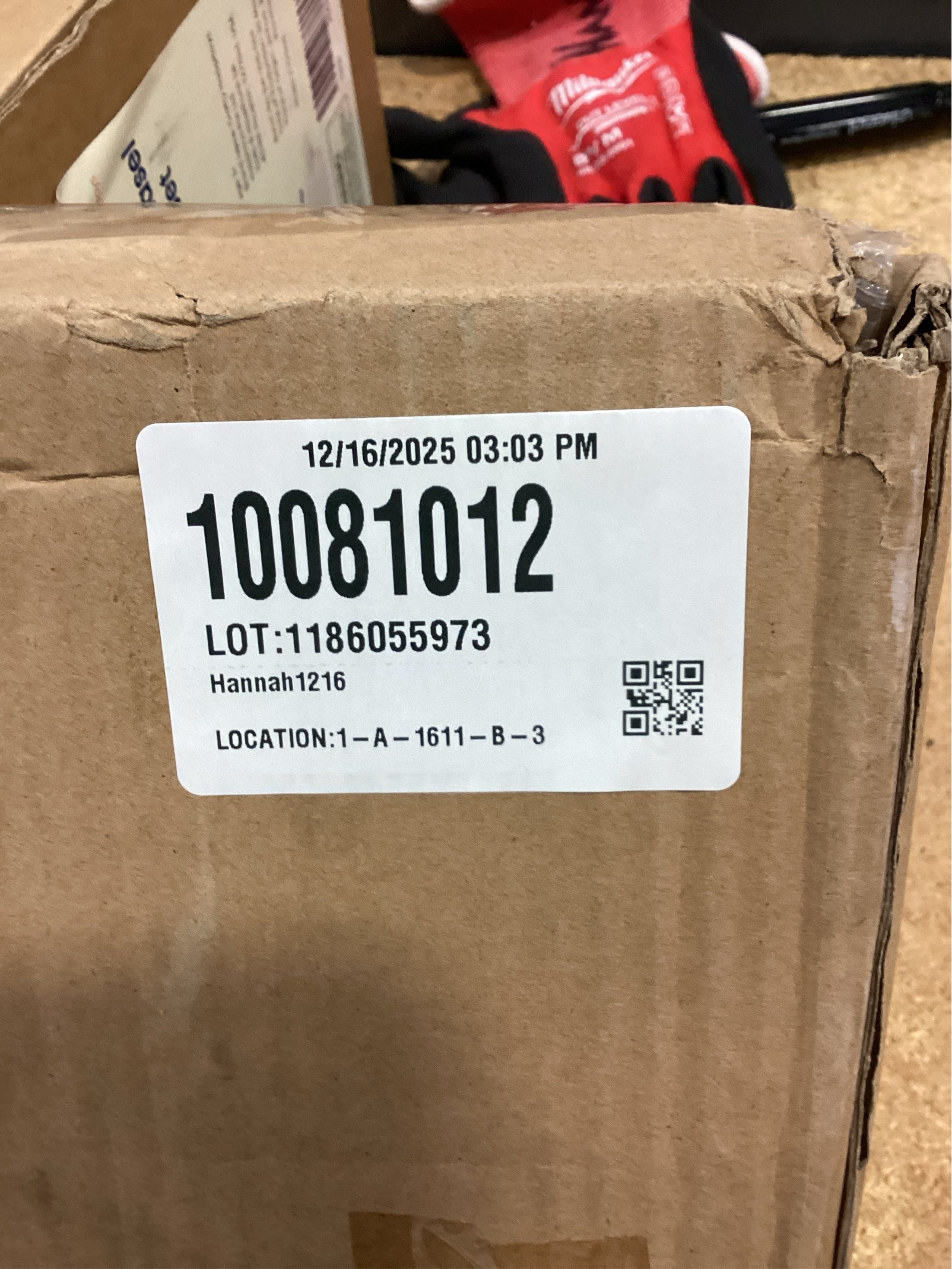 Hampton Nautical Whitewashed Paper Towel Holder 16-Crab Beach Cast Iron Decor