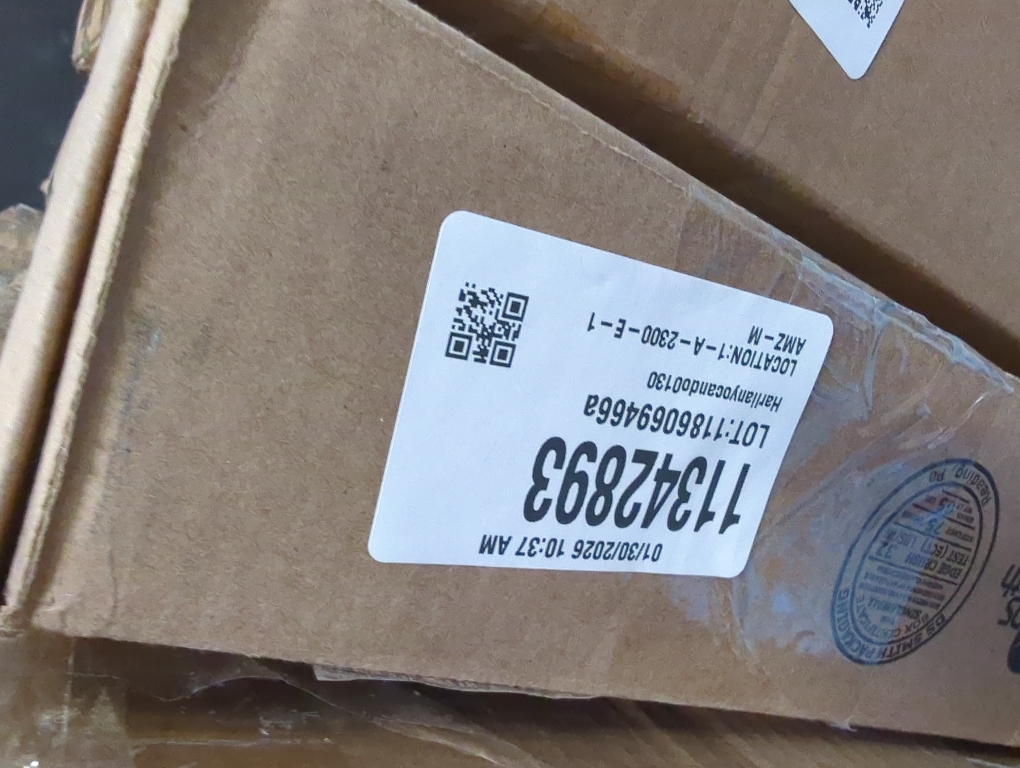 Sooez Heavy Duty Binder with Plastic Sleeves 18x24, Portfolio Folder with 30 Clear Sheet Protectors, Display 60 Pages, Presentation Book for Artwork, Sheet Music, Document