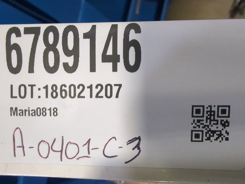 Therabody TheraFace Depuffing Cold & Heat Facial Treatment Wand - White