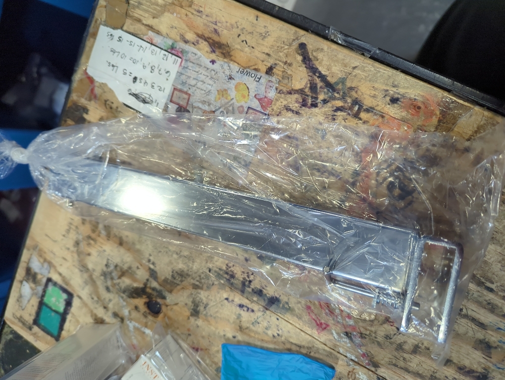 SSWBasics 12 inch Chrome Dimensional Hangrail Bracket for Slotted Standards - 1 inch slots 2 inch on center - Pack of 4