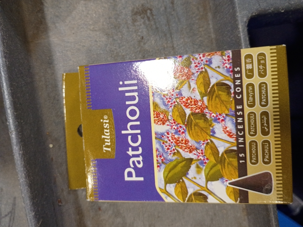 Sreevani Natural Masala Incense Cones and Holder Bundle, 120 Cones Total, Patchouli