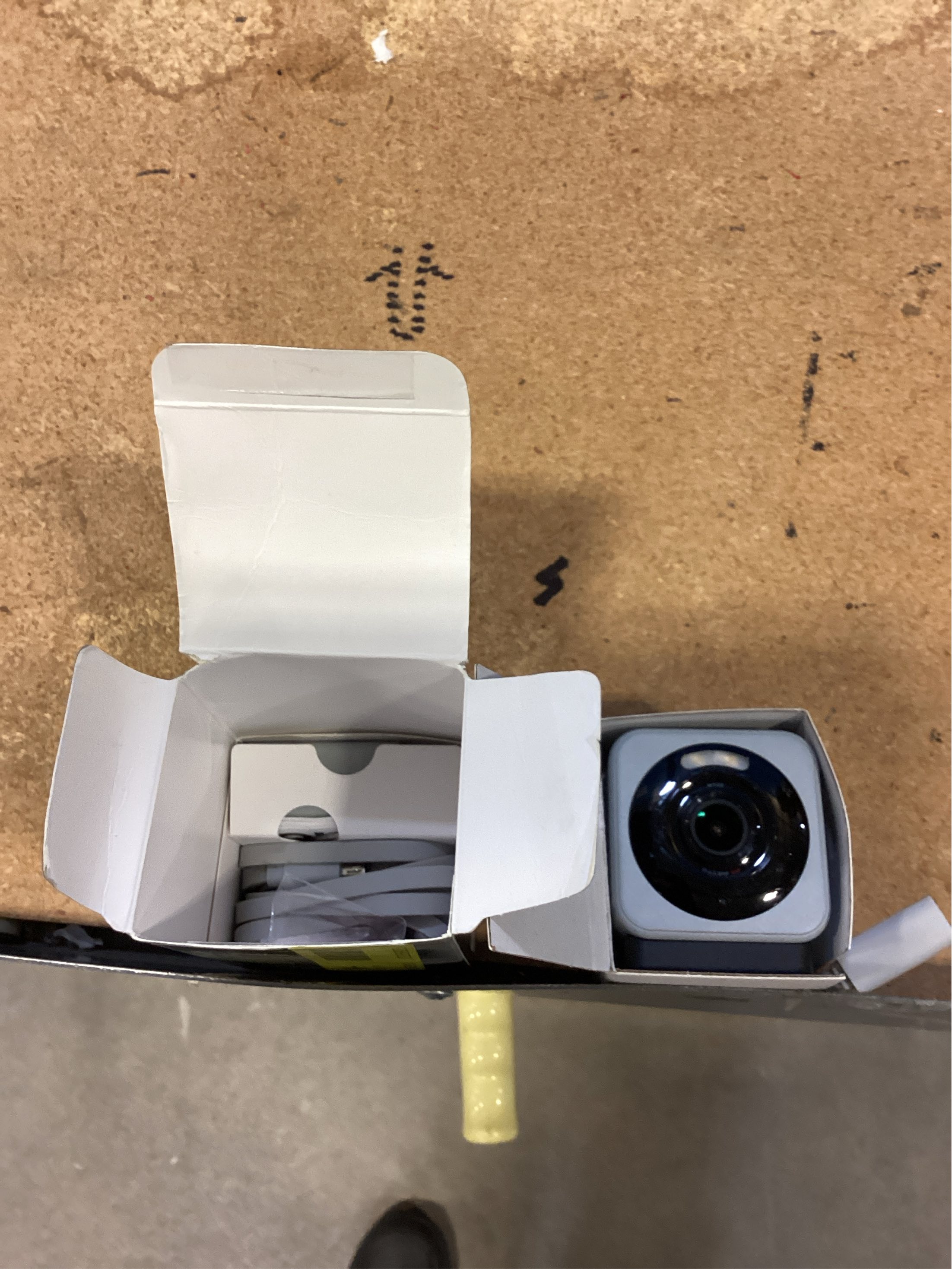 Wyze Cam V4 Plug-in Indoor and Outdoor Smart-Enabled Security Camera