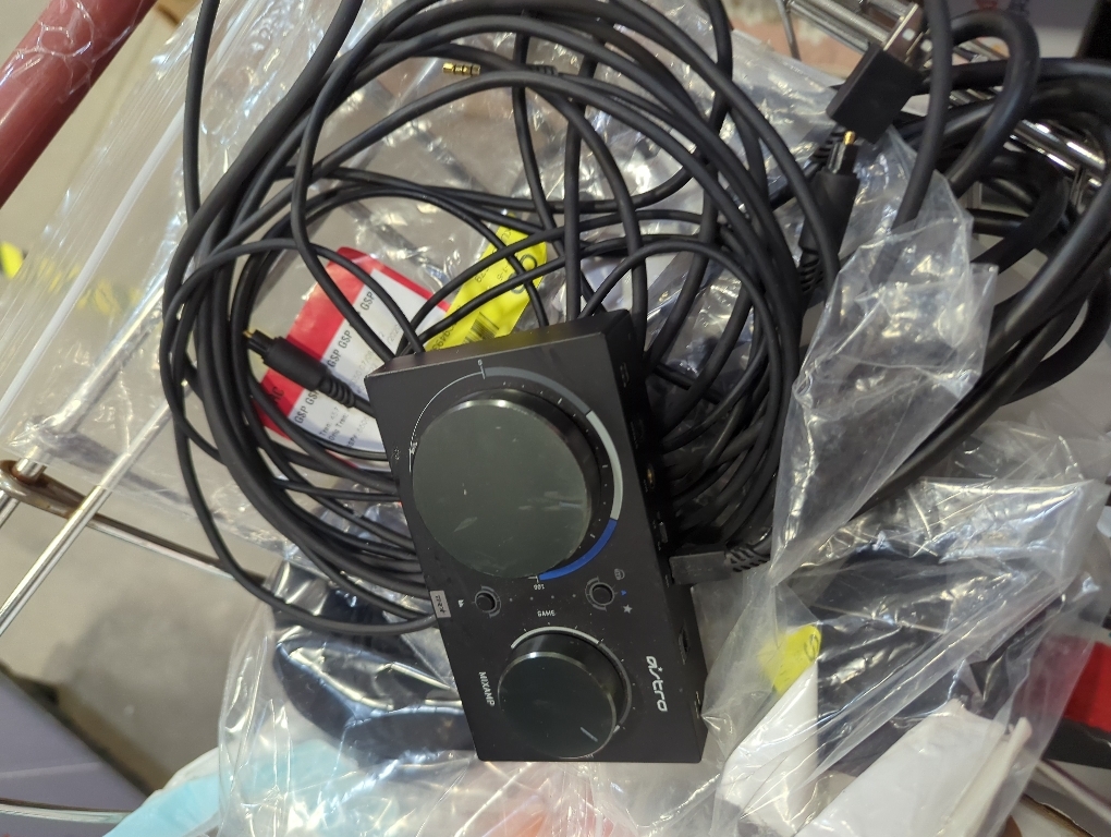 ASTRO Gaming MixAmp Pro TR with Dolby Audio, Customizable Stream Output, Voice Balance, USB Sound Card, Mixer Amplifier for Playstation 5, PS4, Xbox Series X|S, Xbox One, PC and Mac (Renewed)