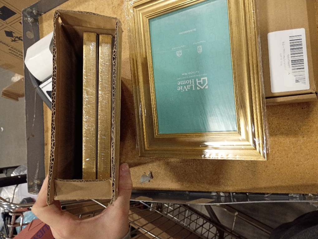 Yaetm 5x7 Gold Picture Frame Set of 4, 1.4” Wide Molding & Rustic Gold Photo Frames 5 x 7 with HD Tempered Glass, Display on Tabletop & Wall Mounting, 4 Pack