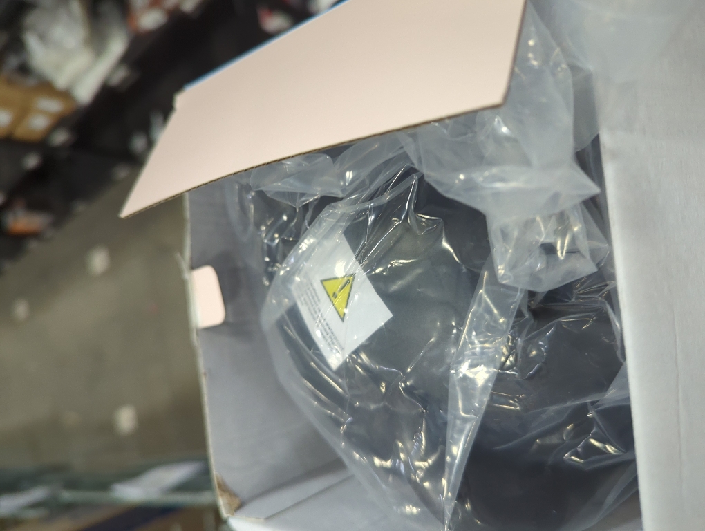 Rechargeable Bubble Machine for Kids & Parties, 38000  Bubbles/Min, 90°/180° Auto-Rotating Bubble Makers 500ML Portable Bubble Blower with 2 Speed Modes for Weddings, Birthdays, Outdoor/Indoor, Black