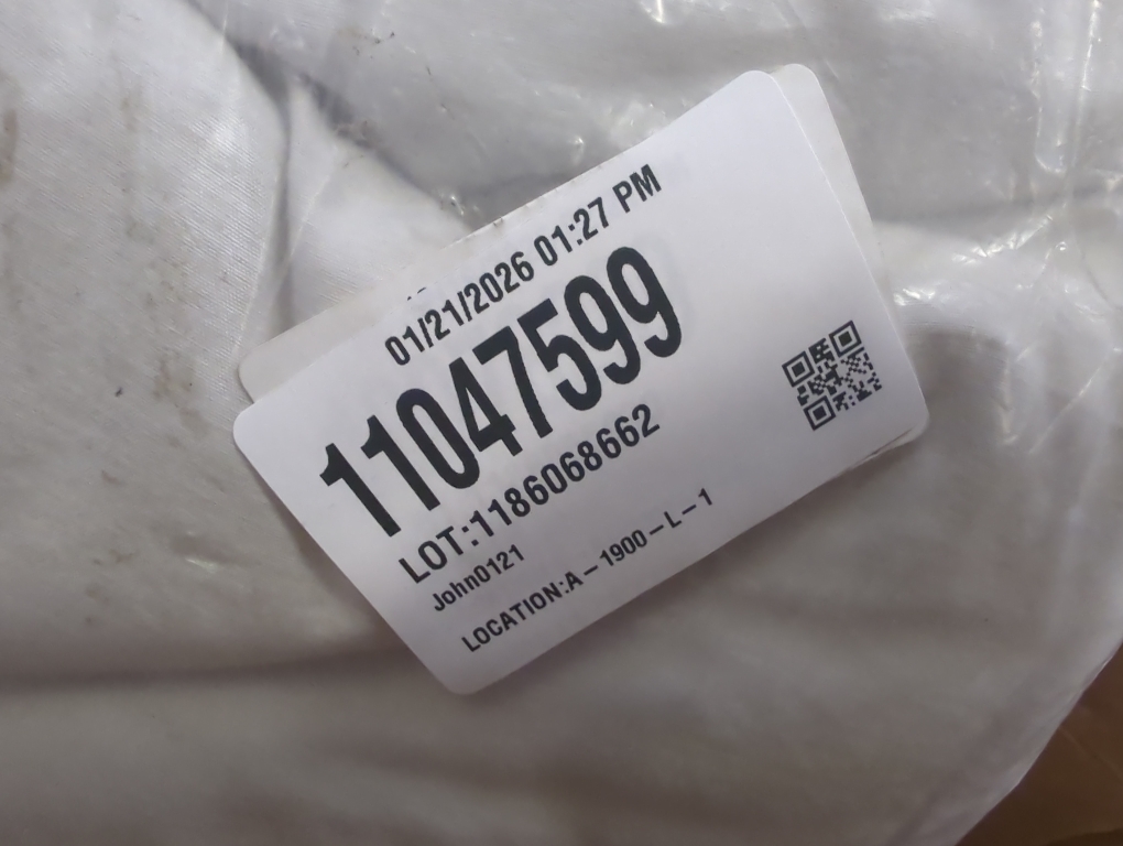 Size 104x 90 Color White  Comforter