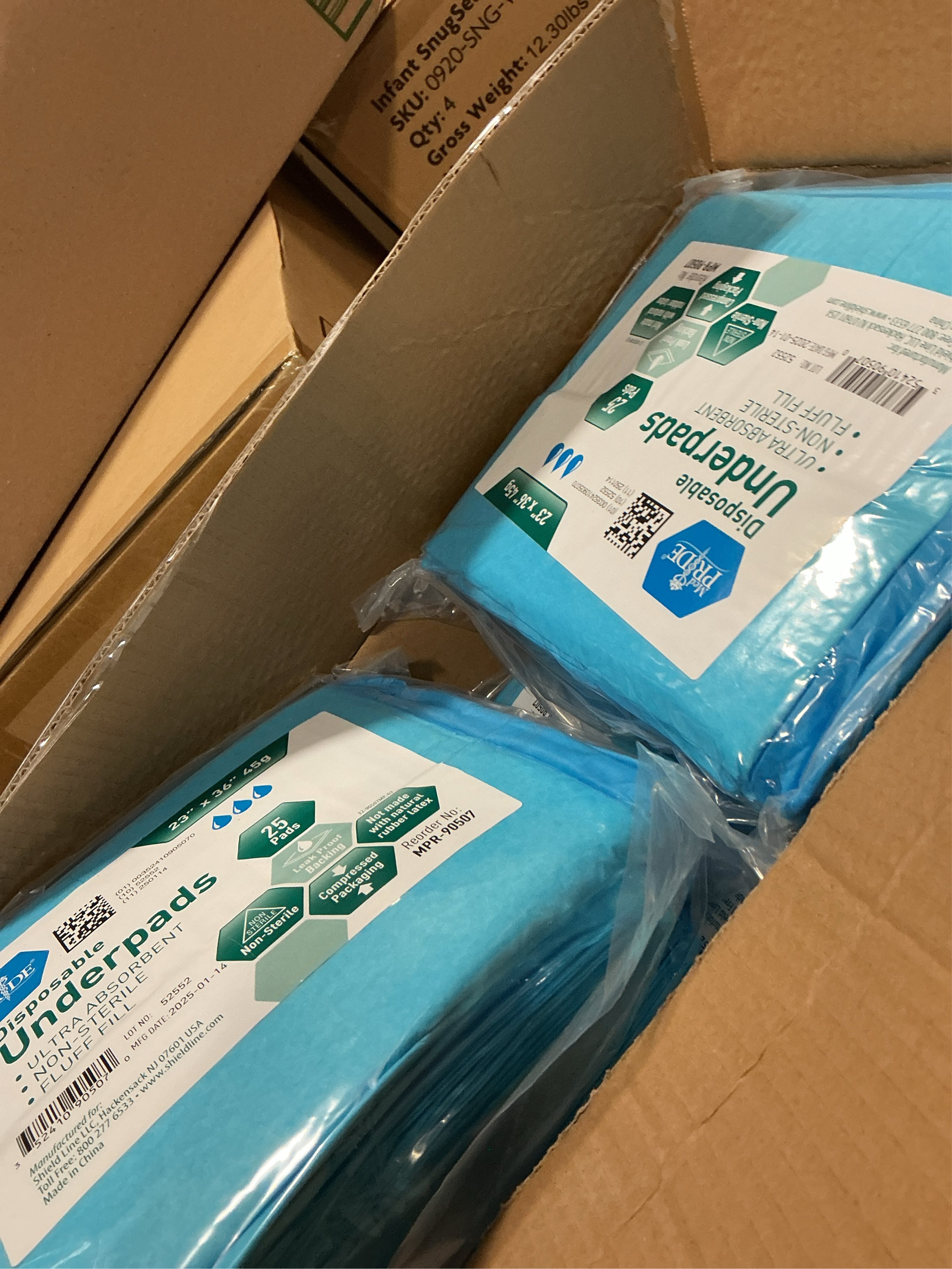 MED PRIDE High Absorbency Liners -Disposable Underpads 23'' X 36'' Incontinence Pads, Bed Covers, Puppy Training | Thick, Super Absorbent Protection for Liquid, Urine, Accidents (150)