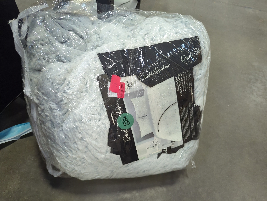 Dwell Studio Full/Queen 3pc Comforter Set White Faux Fur