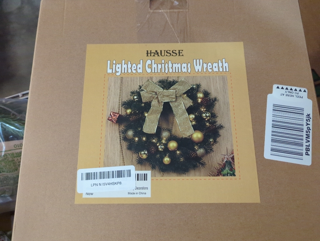 Hausse Lighted Christmas Wreath with Metal Hanger, Pre-lit Xmas Wreath with Large Golden Bow & Balls, Battery Operated with 40 LEDs Lights, for Front Door Gate Wall Christmas Party Decorations