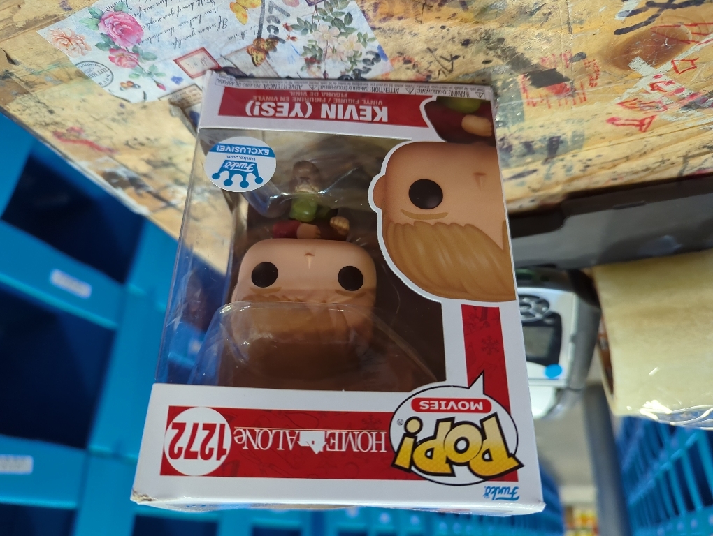 Funko POP! Home Alone Kevin McCallister Vinyl Figure, 3.35 inches