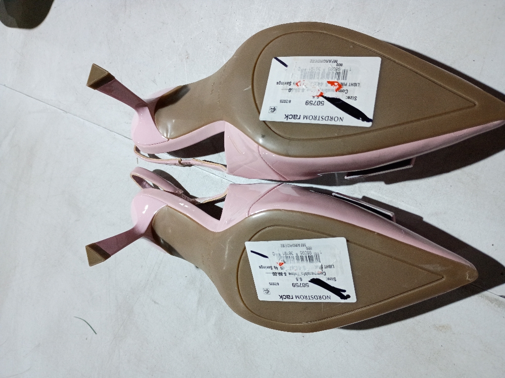 Marc Fisher Women's Arordes size 61/2M