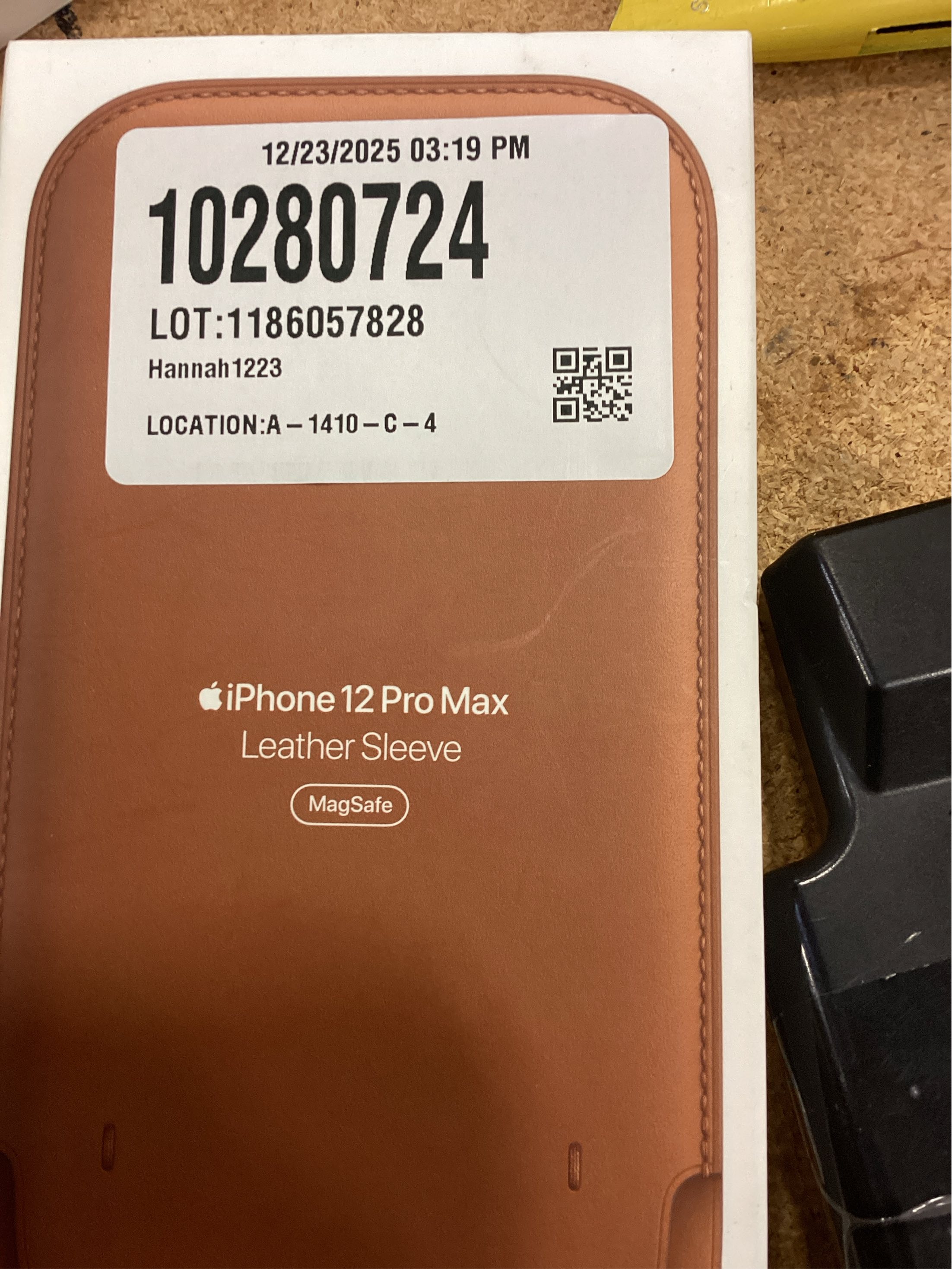 Official Leather Sleeve for MagSafe for iPhone 12 Pro Max - Saddle Brown