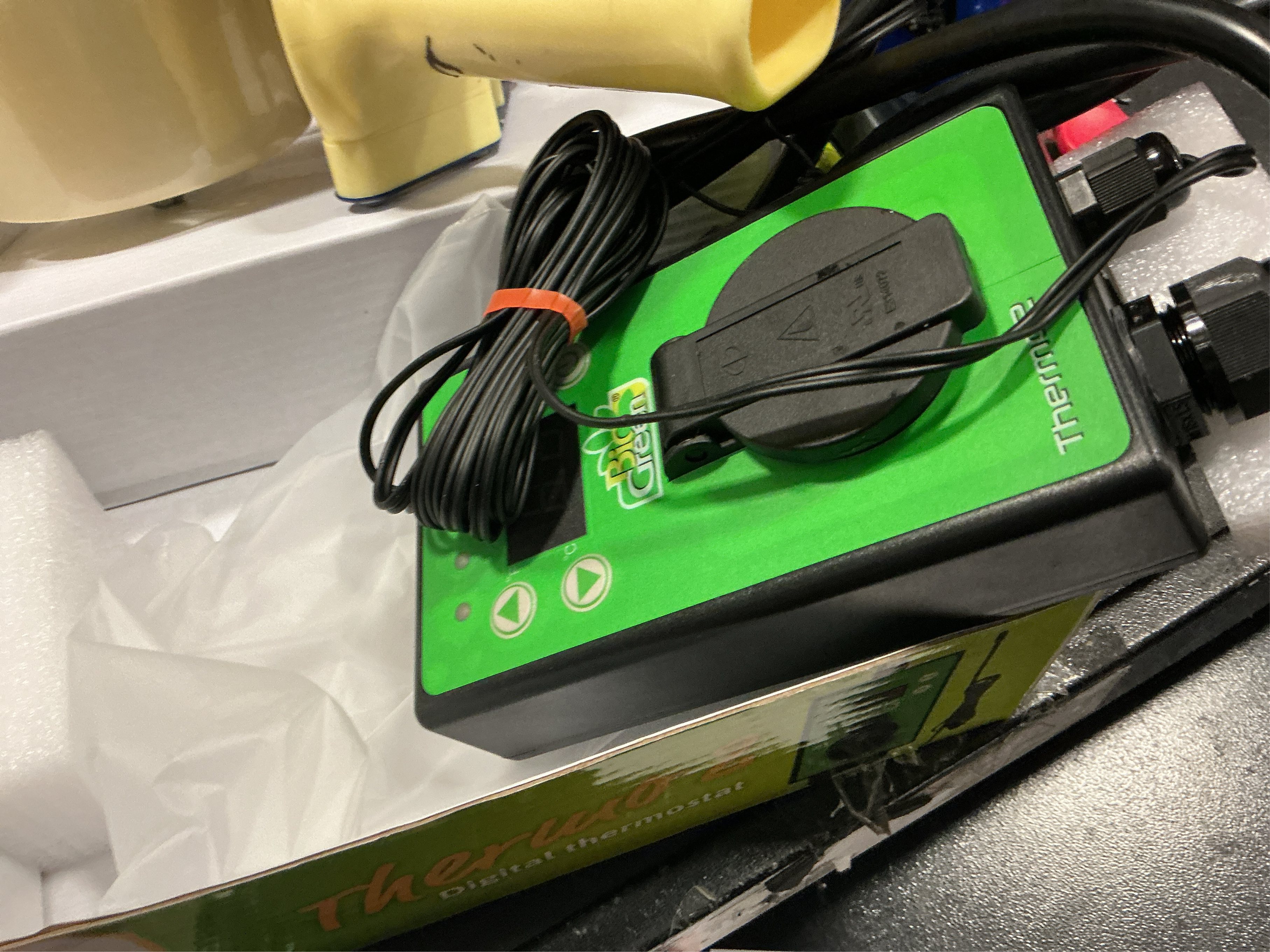 BioGreen TER2/US Thermo 2 Greenhouse Digital Thermostat, All Season Use