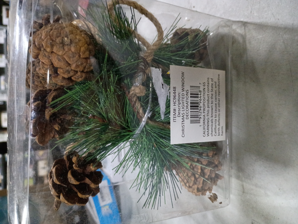Northlight Pre-Lit B/O Pine Needle and Pinecone Christmas Garland - 4.5 feet - Warm White Lights