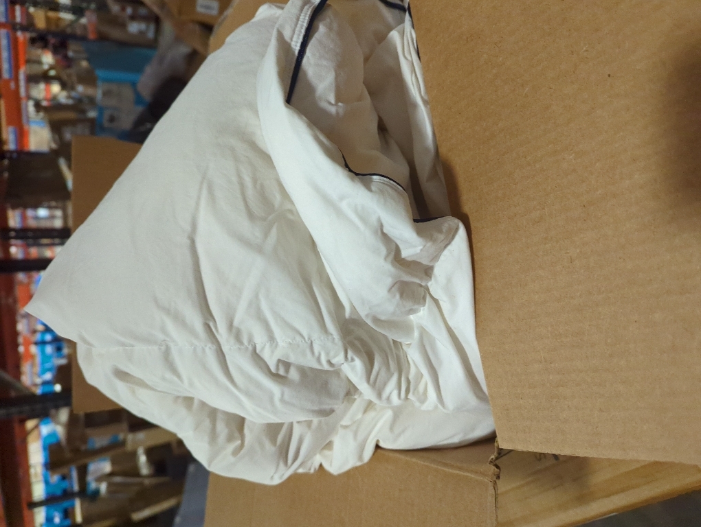 Noiseless Queen Size Down Comforter,Medium Weight All-Season Duvet Insert with 8 Loops,Luxury Bedding Comforter, White,90x90