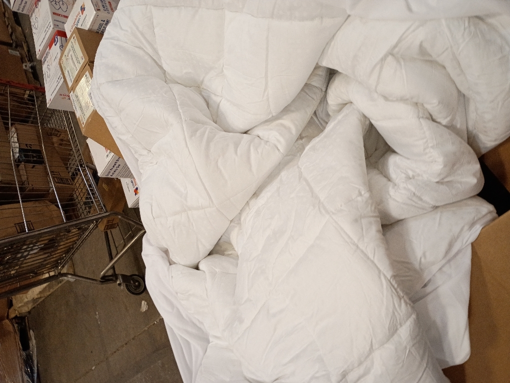Amazon Basics Hypoallergenic Quilted Mattress Topper Pad, 18 Inches Deep, Twin, White