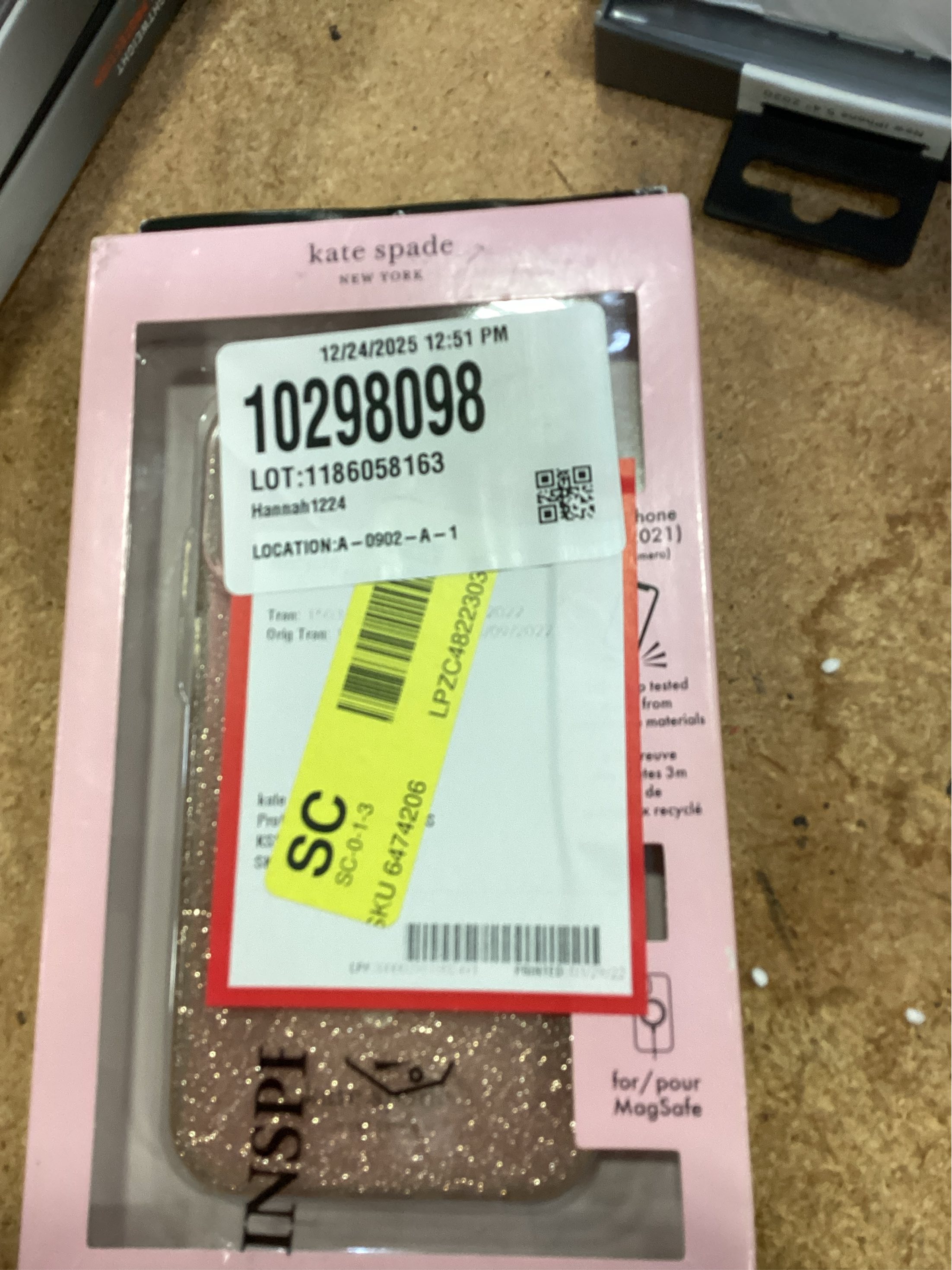 kate spade new york - Protective Hardshell Case for iPhone 13 Pro - Champagne