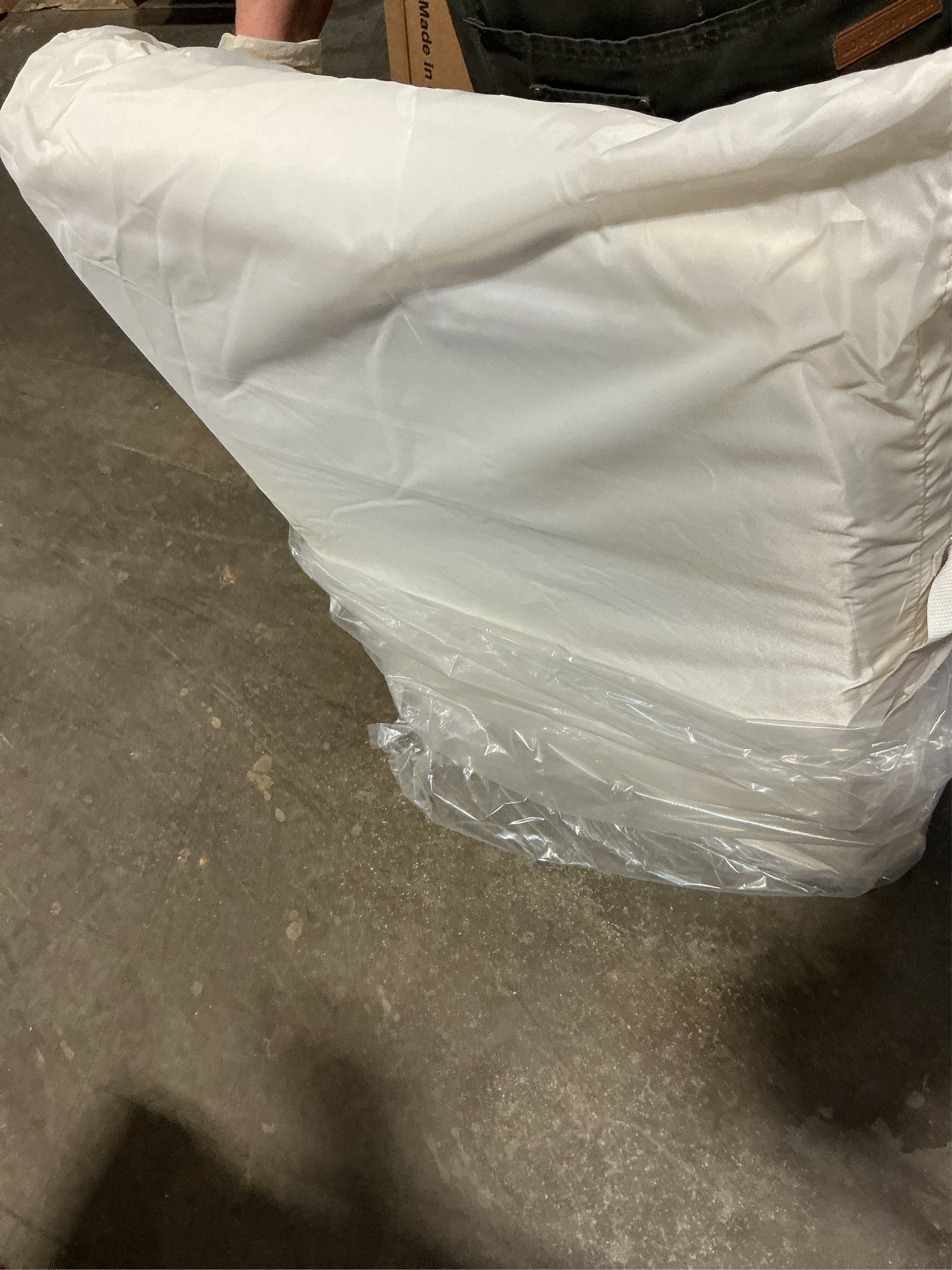 Air club  Bassinet Bedside Sleeper color Cream 23”x 3.7” x 38”, Baby Bassinet Crib for Newborn, Bedside Crib Sleeper with Wheels Breathable Mesh