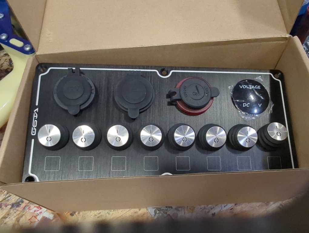 8 Gang Marine Boat Switch Panel Waterproof with Charger (PD,QC3.0 ) and Voltage Meter, 12V/24V Rocker Switch Panel for car,Trucks, Boats