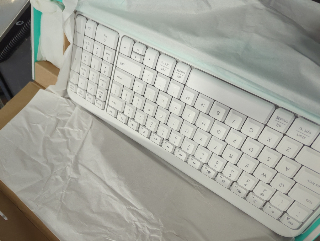 Logitech Bluetooth Compact Combo - White