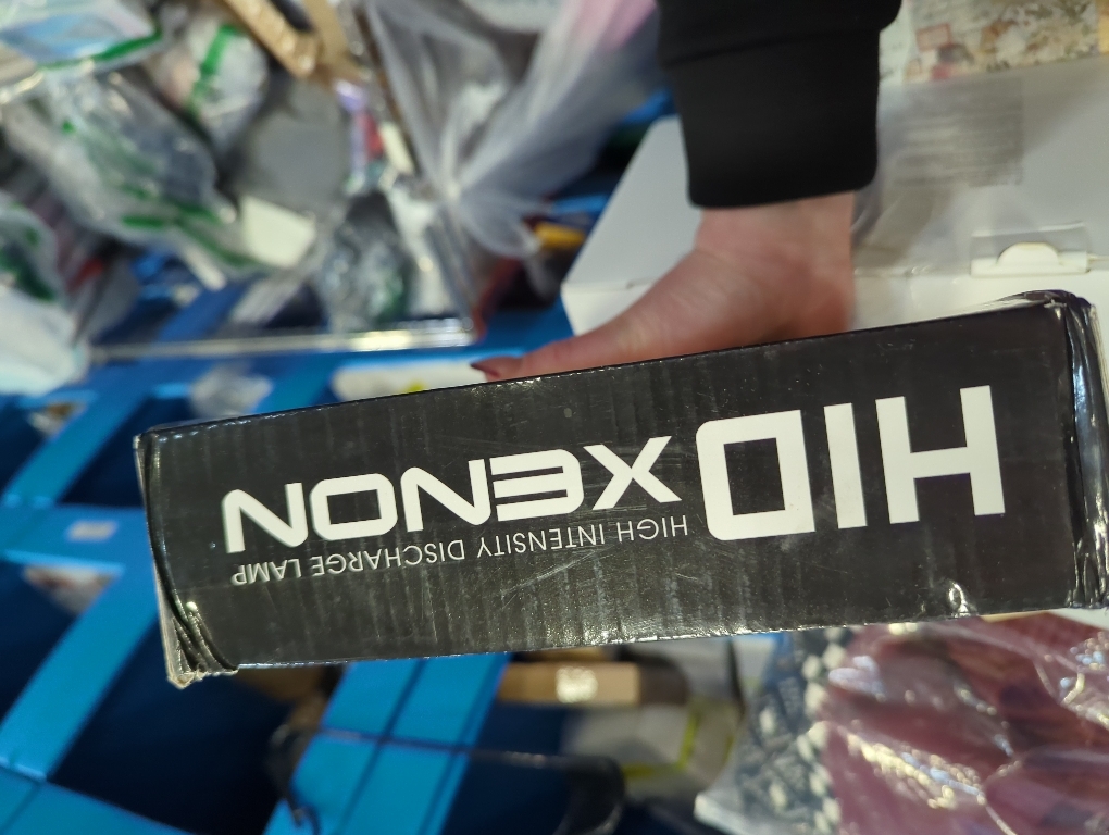 H4 HID Headlight Bulbs 6000K Xenon White with 55W DC Slim HID Ballast by Yifengshun Super Bright Xenon HID Light Bulb for Auto High / Low Beam (2 Xenon Bulbs   2 Ballasts)