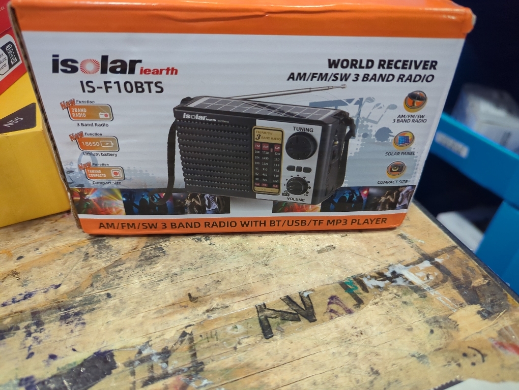 ikaufen Solar Portable FM/AM SW Radio Digital Bluetooth Speaker MP3 Player Rechargeable Comes with a Flashlight and Wrist Strap