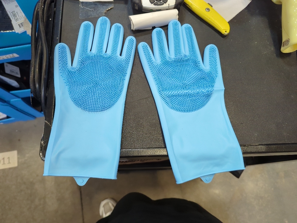 Pet Grooming Gloves—Dog Washing Gloves with High-Density Teeth, Dog Bath Scrubber with Enhanced Five Finger Design, Silicone Gloves for Dogs and Cats Bathing, Massage (Blue)