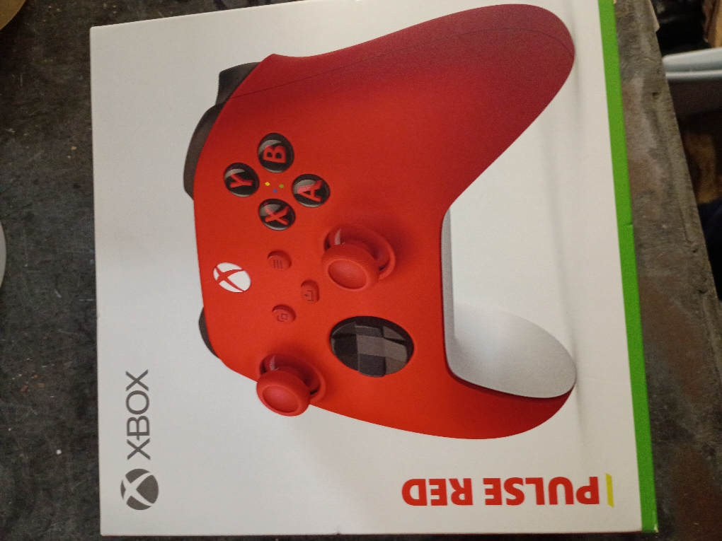 Microsoft - Xbox Wireless Controller for Xbox Series X, Xbox Series S, Xbox One, Windows Devices - Pulse Red