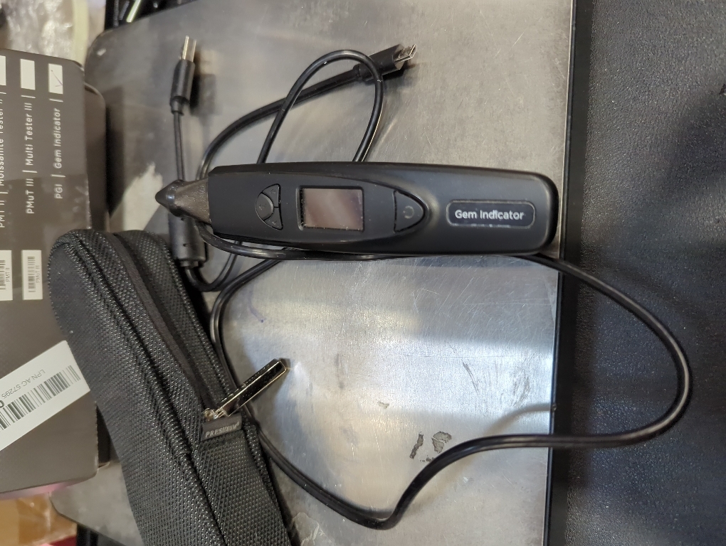 Presidium Instruments Gem Indicator (PGI) Handheld Tester for Identifying Diamonds and Common Colored Gemstones