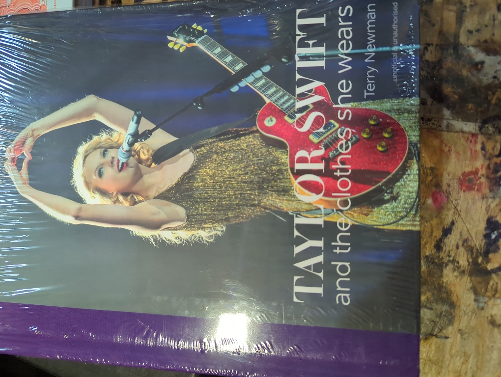 Taylor Swift - by  Terry Newman (Hardcover)