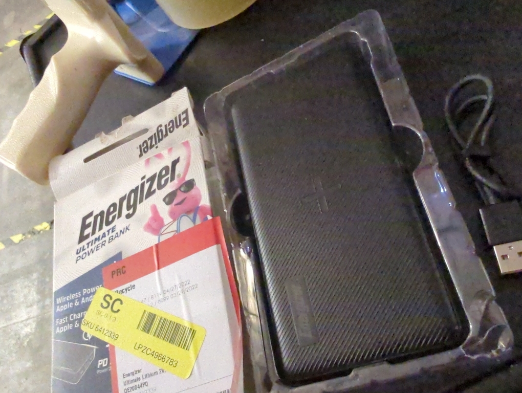 Energizer - Ultimate Lithium 20,000mAh 20W Qi Wireless Portable Charger/Power Bank QC 3.0 & PD 3.0 for Apple, Android, USB Devices - Black