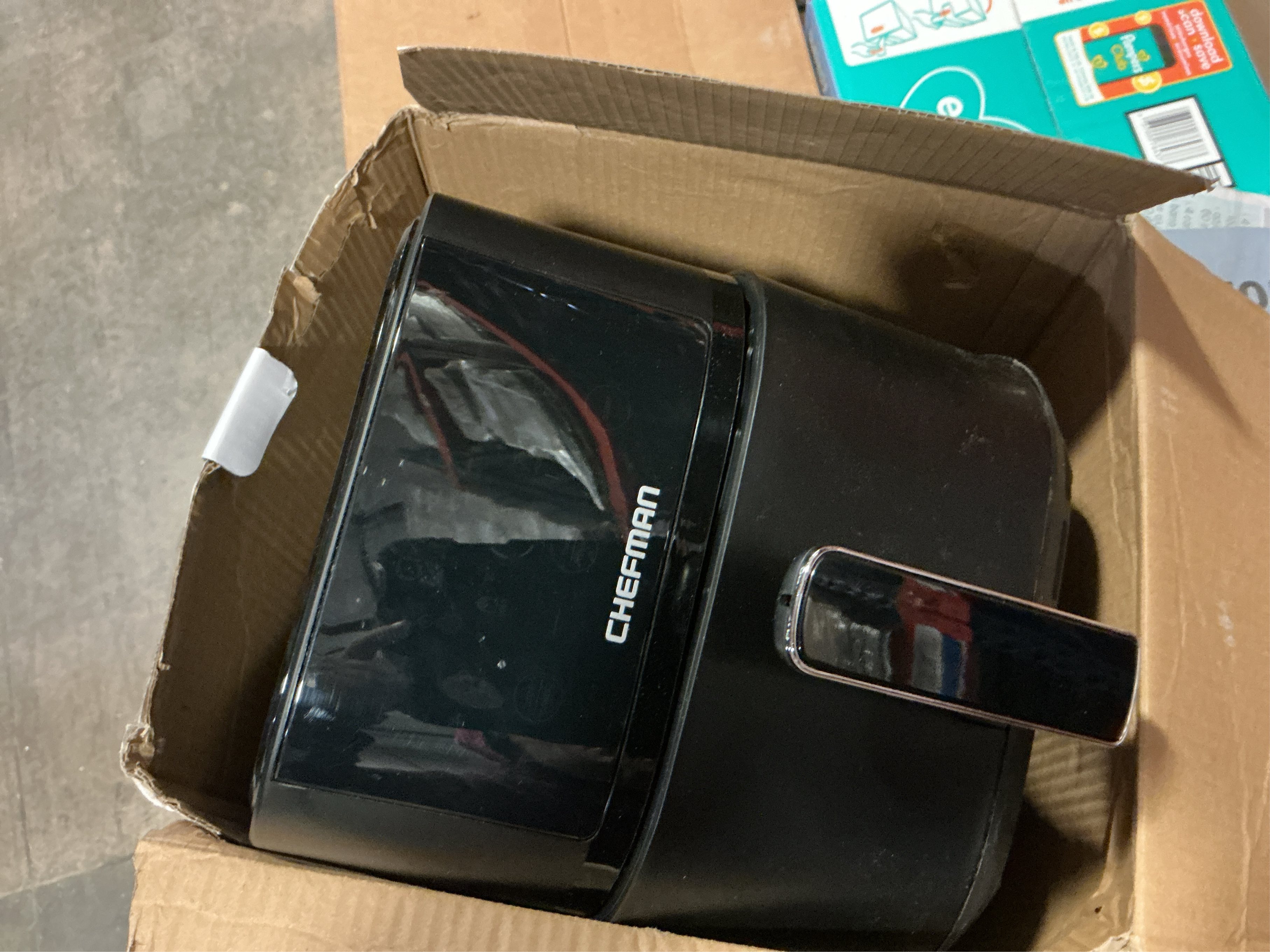 Chefman Air Fryer – 4 QT Compact Airfryer for Quick & Easy Meals in Minutes, Features Hi-Fry Technology for Extra Crisp, Touchscreen Controls with 4 Presets, Nonstick & Dishwasher Safe Basket - Black