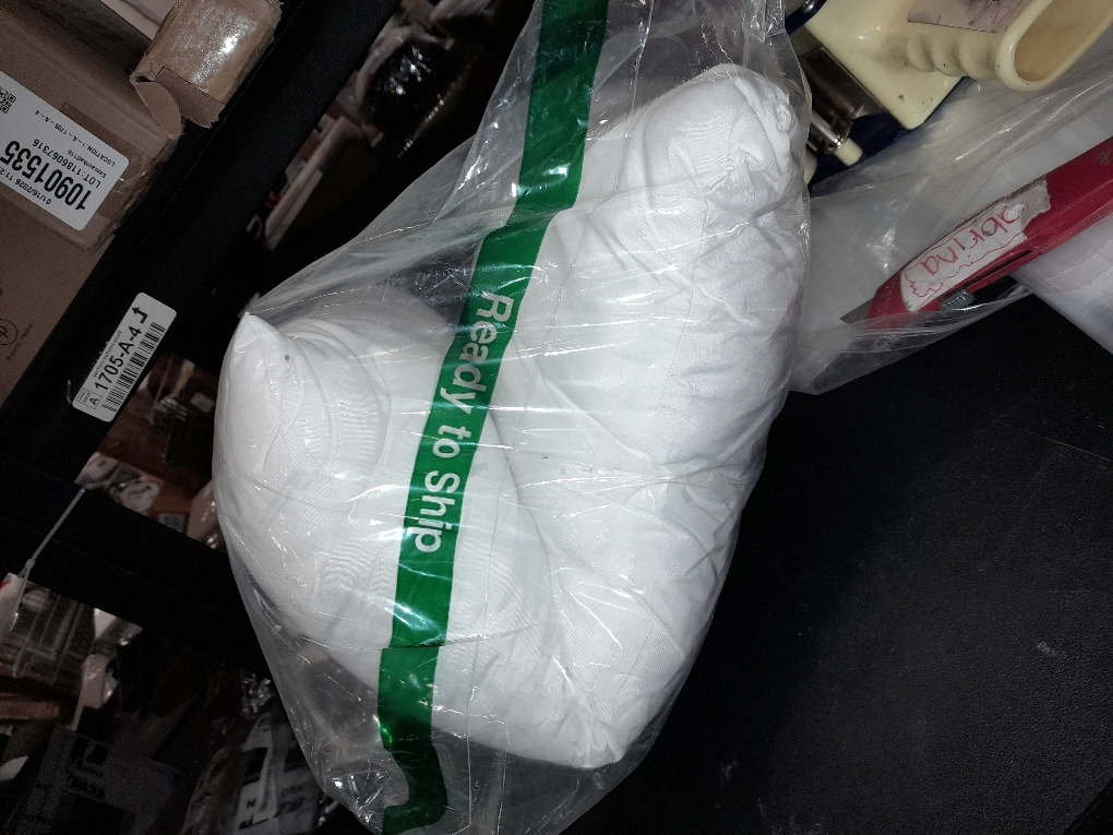 Utopia Bedding Throw Pillows (Set of 1, White) –  Down Alternative Pillows for Bed, Sofa, and Couch - Fluffy Decorative Stuffer Pillow for Indoors & Outdoors