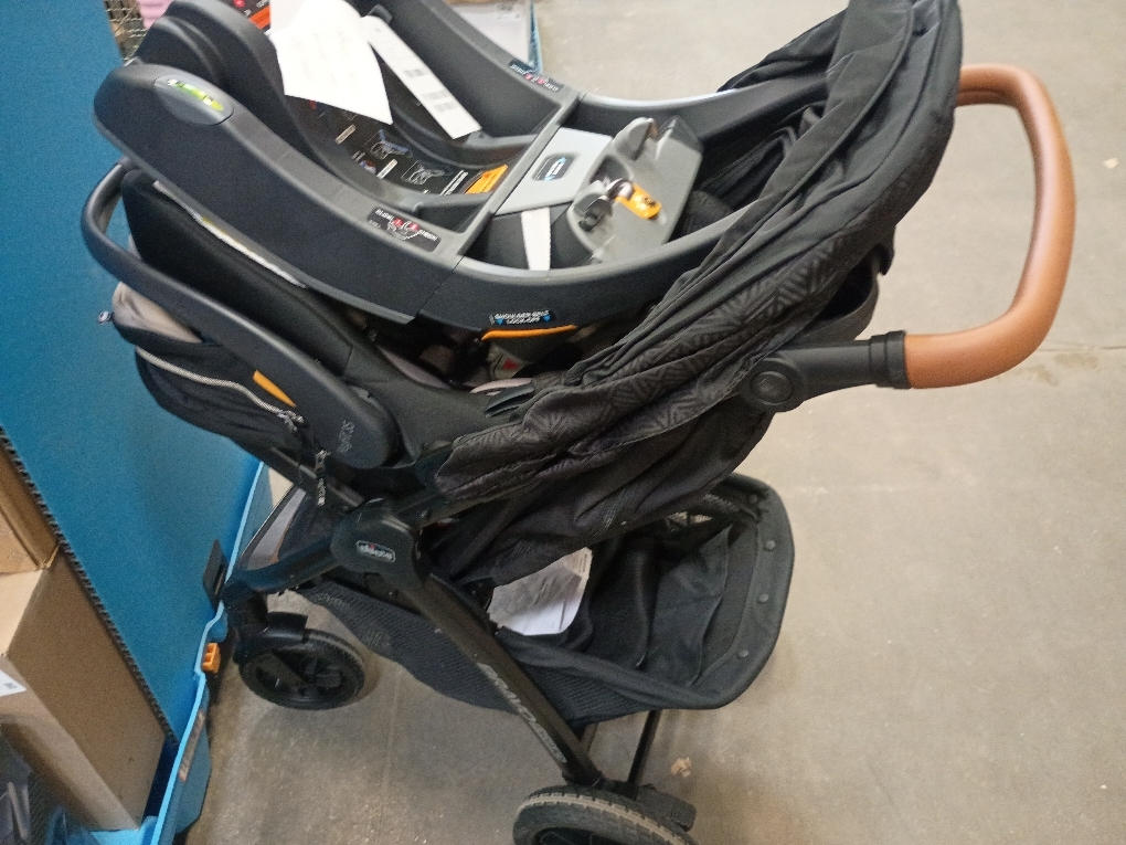 Chicco Bravo Primo 3-in-1 Trio Travel System, Bravo Primo Quick-Fold Stroller with KeyFit 35 Zip Infant Car Seat and Base, Springhill/Black