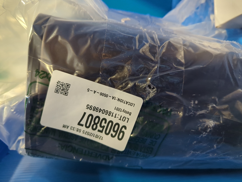 mDesign Rectangular Pedal Bin – 5 L Metal Waste Bin with Pedal, Lid and Plastic Bucket Insert – Household Rubbish Bin for Bathroom, Kitchen and Office – Bronze