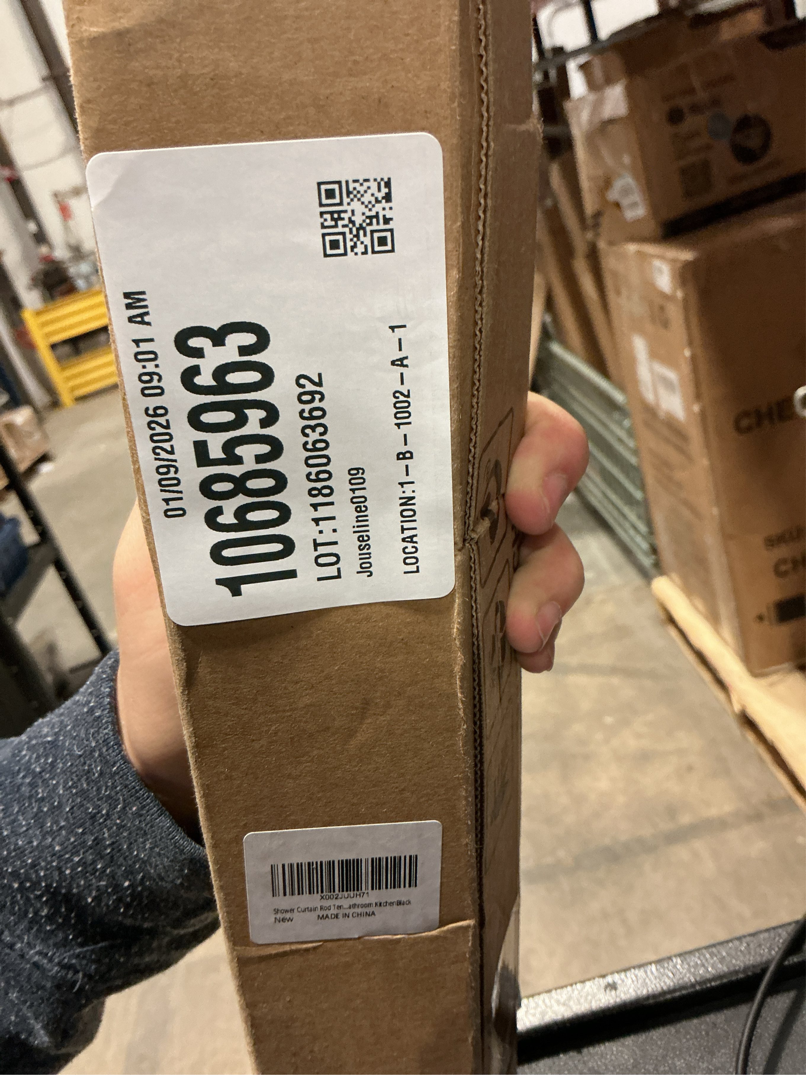 Ausemku Shower Curtain Rod Tension - 26-76 Inch Never Rust Non-Slip Spring Tension Curtain Rod No Drilling Stainless Steel Curtain Rod Use Bathroom Kitchen（Black）