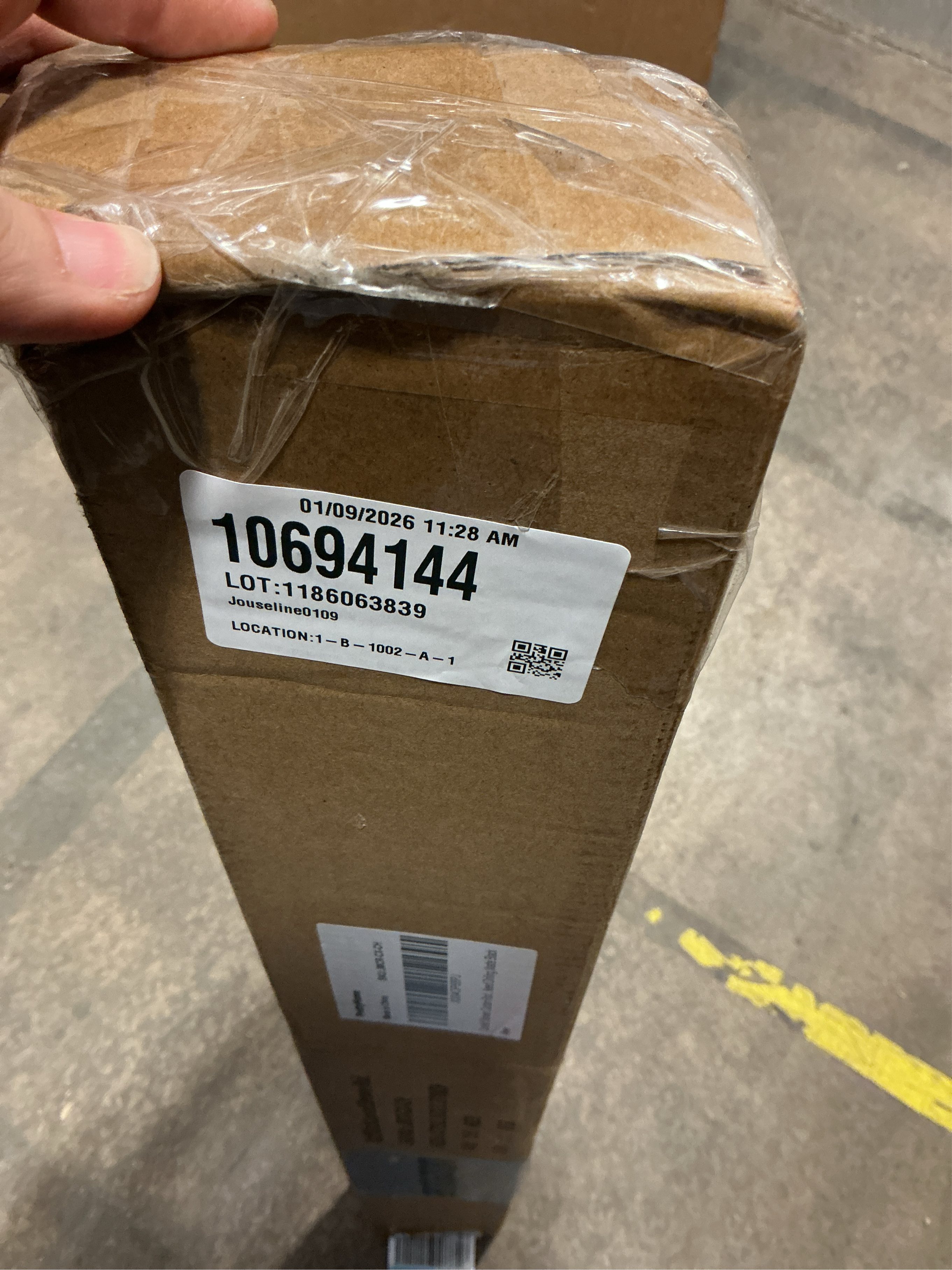 Curved Shower Curtain Rod For Bathroom 38-72 Inches, Adjustable Length, Curved Shower Rod, 0.9MM thickness, Round Shower Curtain Rods, Rotate Bracket For Large Shower Space, Need Drilling, Matte Black