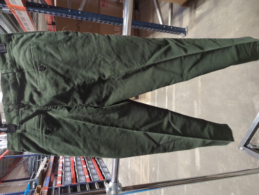Size 40 LaFaurie men's casual pants olive