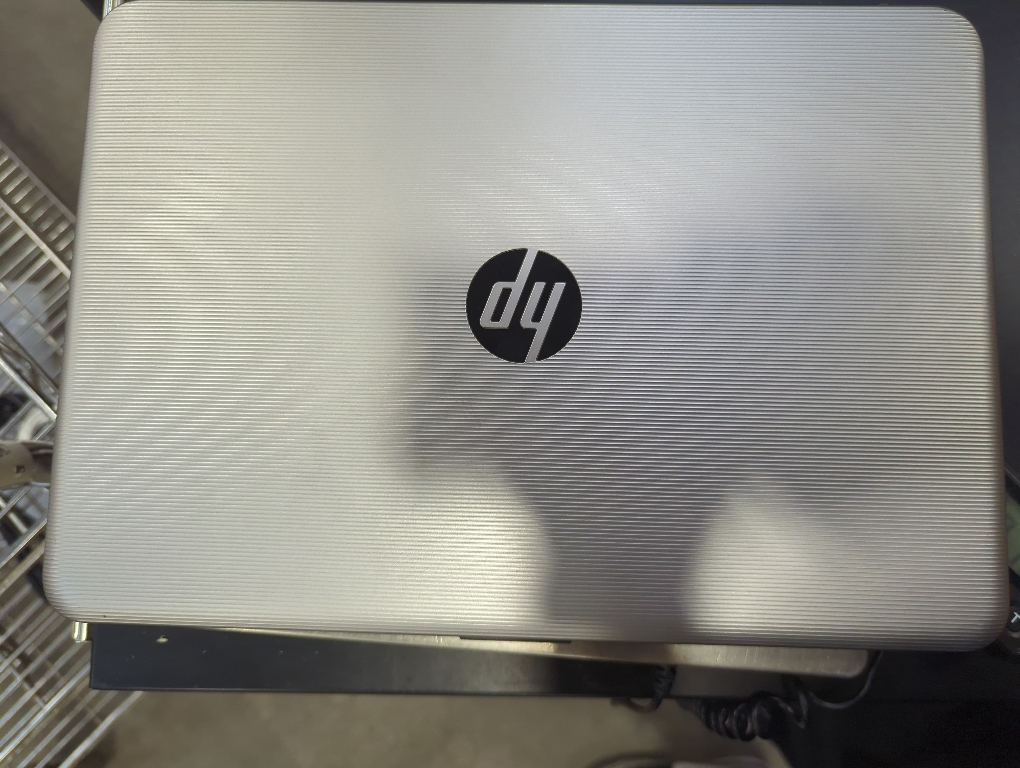 HP Notebook - 14-an013nr With Charger