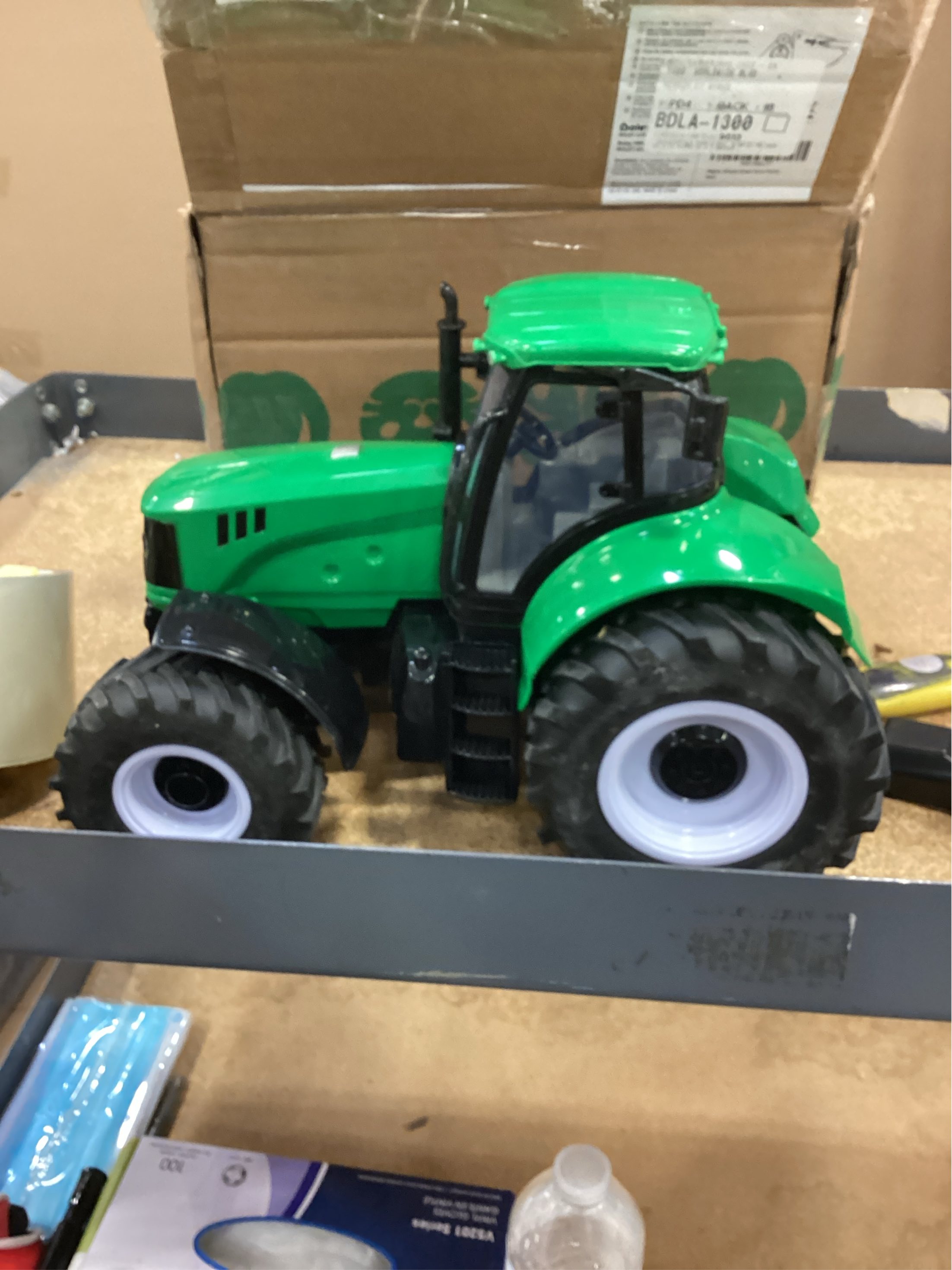 Boley Jumbo Green Tractor - Light & Sound Farm Toy for Boys & Girls Ages 3 , Realistic Farm Playset with Soft Tires, Large Wheels