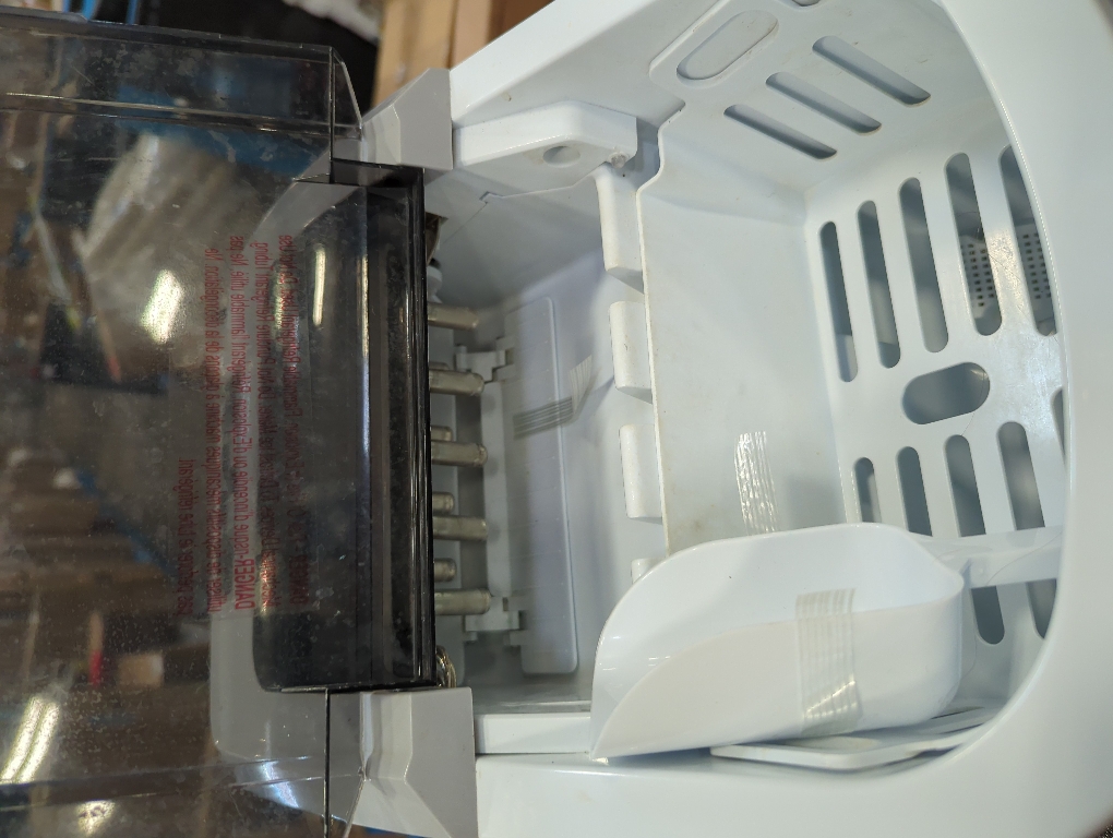 Frigidaire EFIC118-SILVER-KL Ice Maker Machine, Compact Countertop, Silver