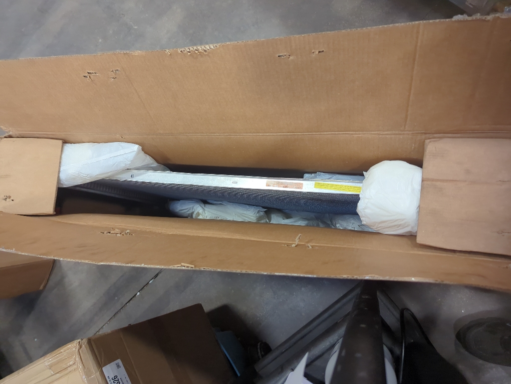 Spectra CU2423 Radiator Fits select: 1999-2013 CHEVROLET SILVERADO, 2000-2014 CHEVROLET TAHOE