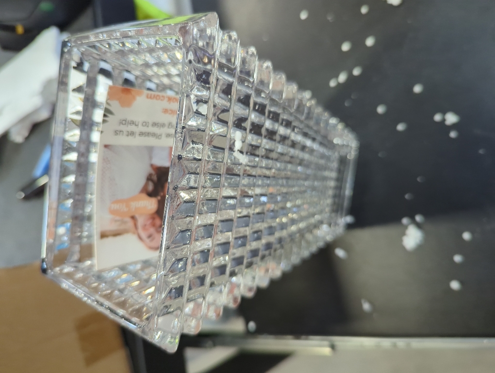 MCMCNCUIU Crystal Vase, Large Crystal Vases for Flowers, Clear Large Flower Vase, Modern Glass Vases for Living Room, Bedroom, Kitchen, Dining Table, Mantle, Wedding, 9 Inches