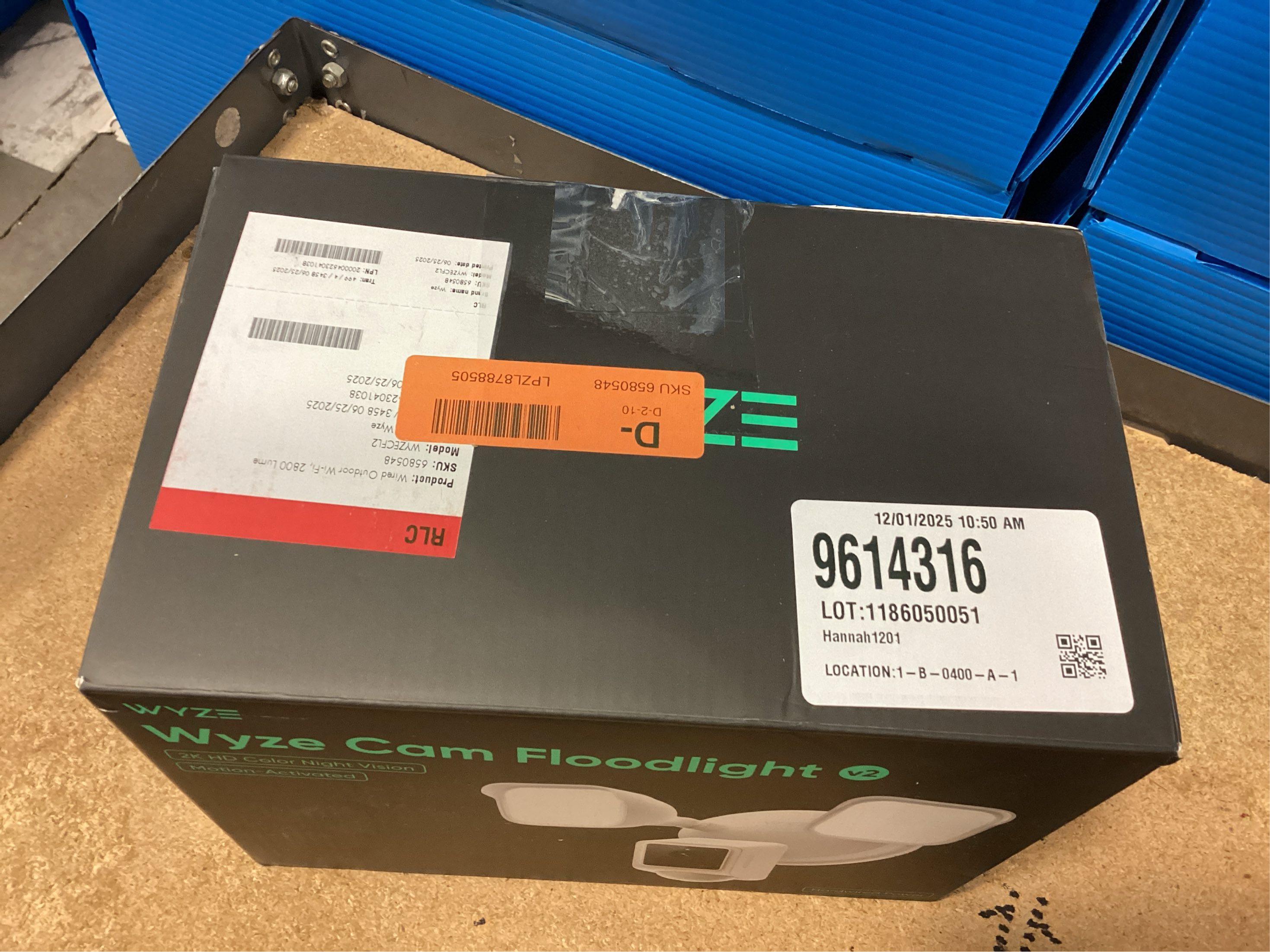 Wyze Wired Outdoor Wi-Fi Floodlight v2 Home Security Camera with 2K Video, Color Night Vision, Motion Activated LEDs - White