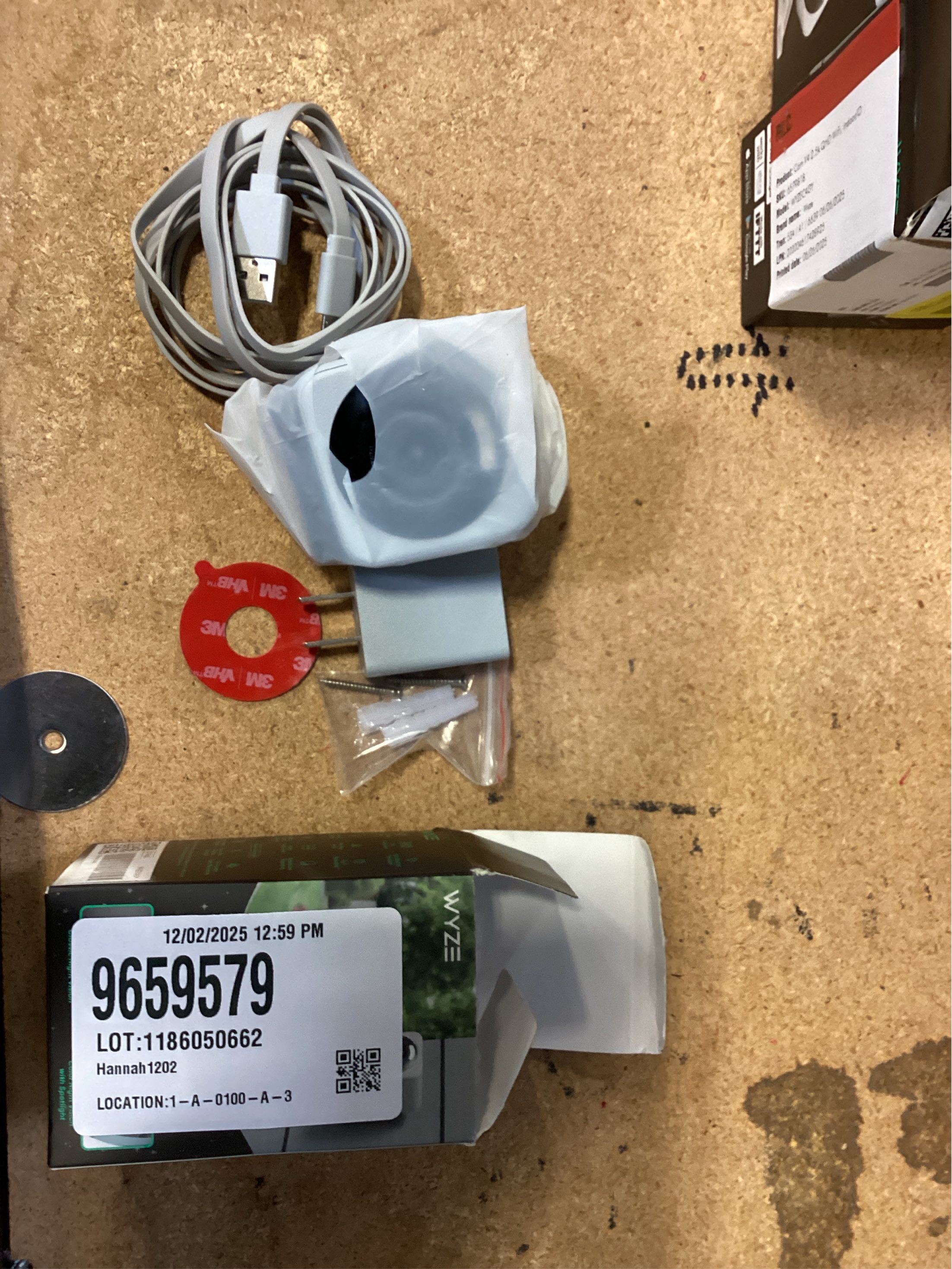 Wyze Cam V4 Plug-in Indoor and Outdoor Smart-Enabled Security Camera