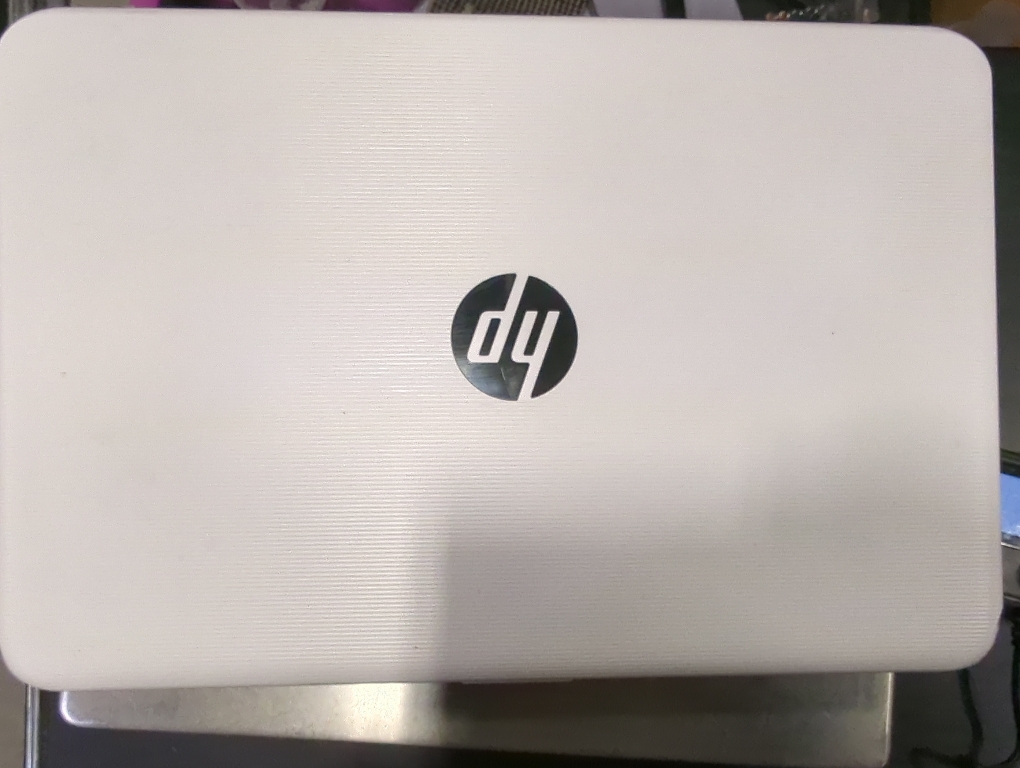 HP Stream - 14-ax022nr With Charger