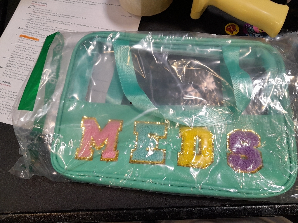 Medicine Bag Chenille Letter Nylon Medicine Bags for Traveling Meds Bag Preppy Patch Makeup Pouch Cosmetic Toiletry Storage Bags for Women (Green-MEDS)